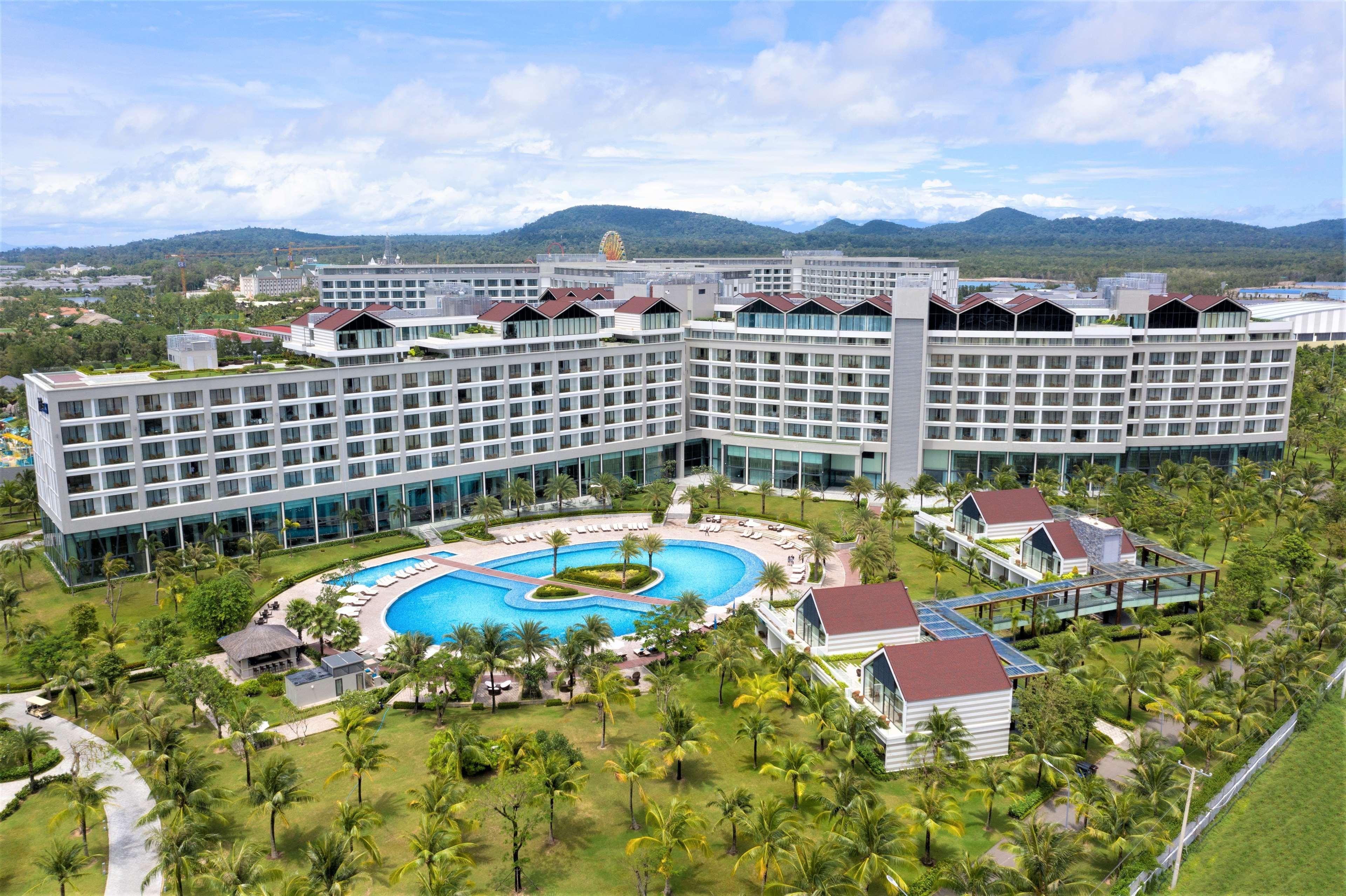 Radisson Blu Resort Дуонг-Донг Экстерьер фото