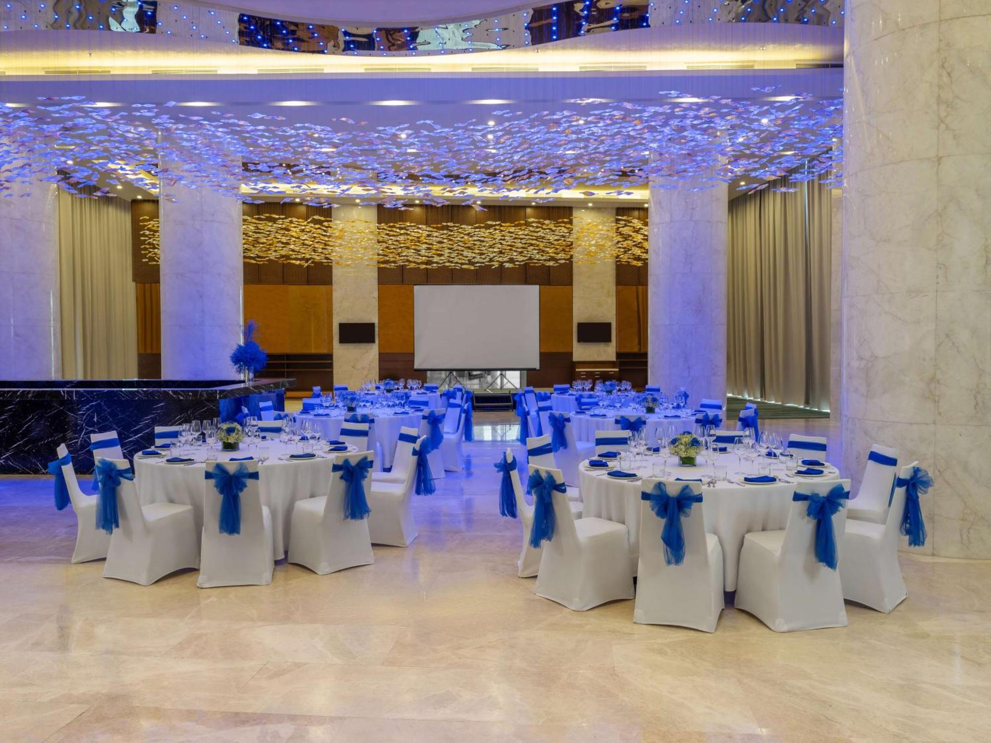 Radisson Blu Resort Дуонг-Донг Экстерьер фото The Grand Ballroom