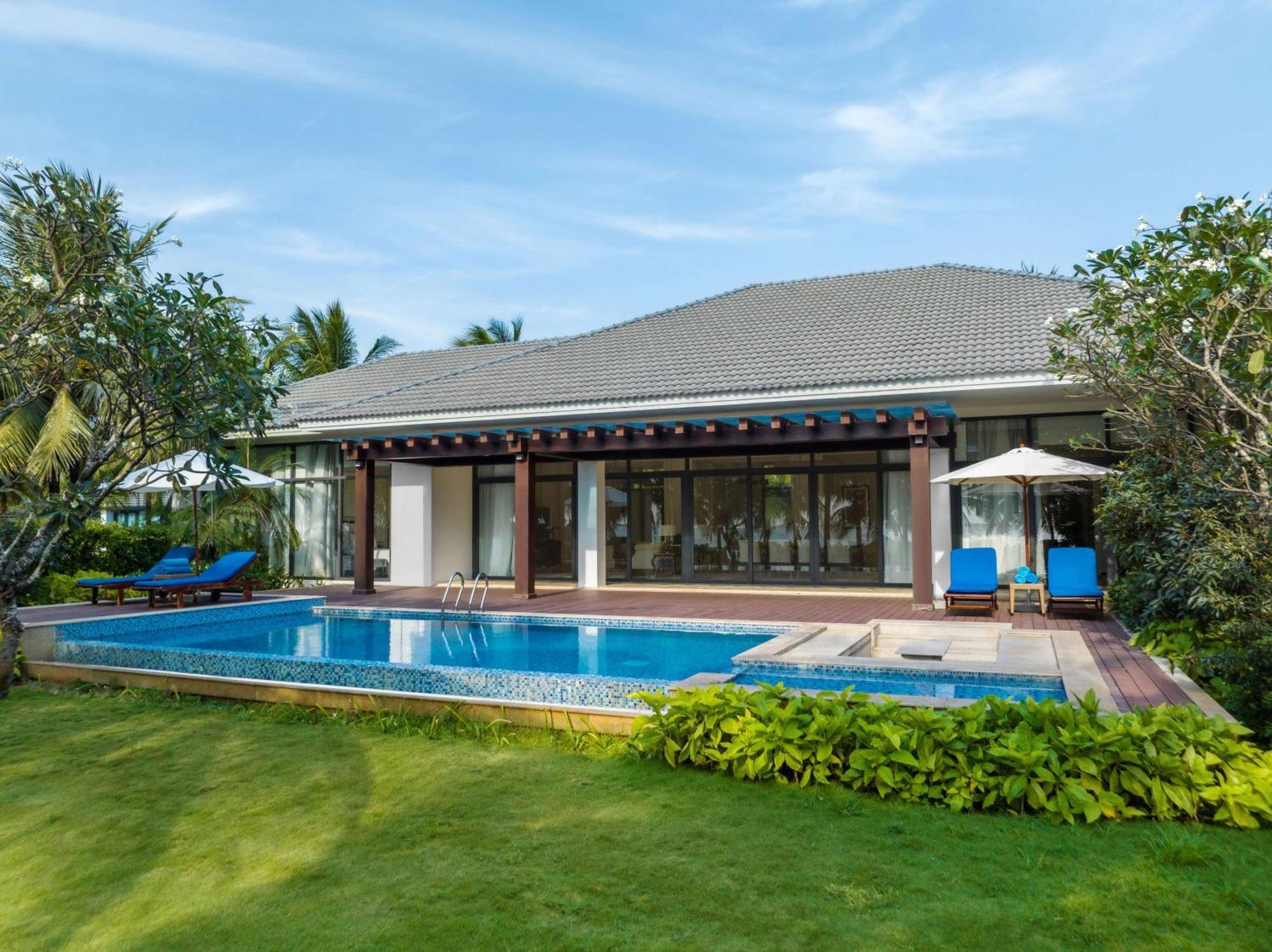 Radisson Blu Resort Дуонг-Донг Экстерьер фото A pool villa at Centara Villas Phuket Shambhala Resort and Spa